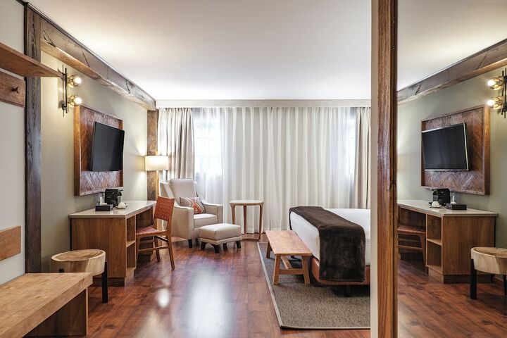 Room 30 of 85