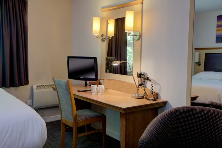 Room 9 of 36