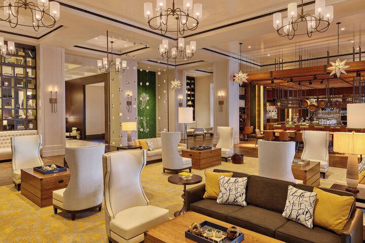 Lobby lounge