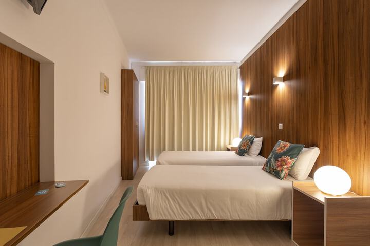 Room 15 of 36