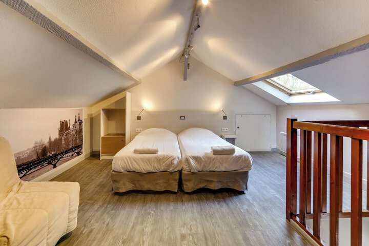 Room 8 of 25