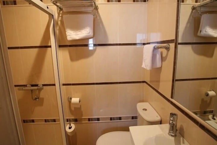 Room 15 of 34