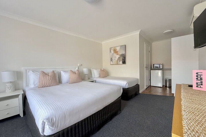 Room 4 of 34