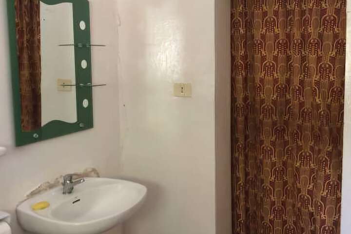 Room 16 of 65