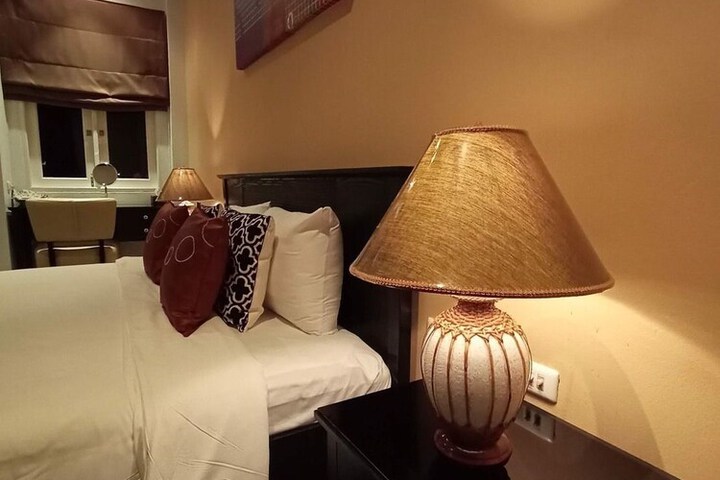 Room 6 of 62