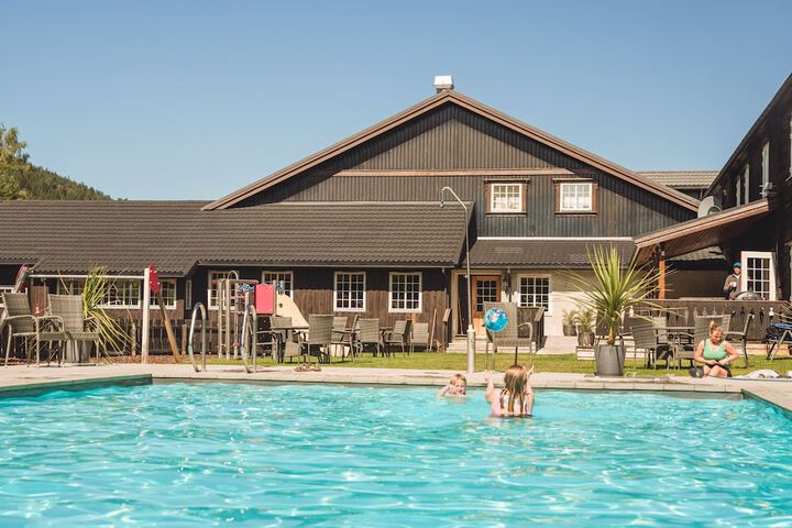 Pool 55 of 117