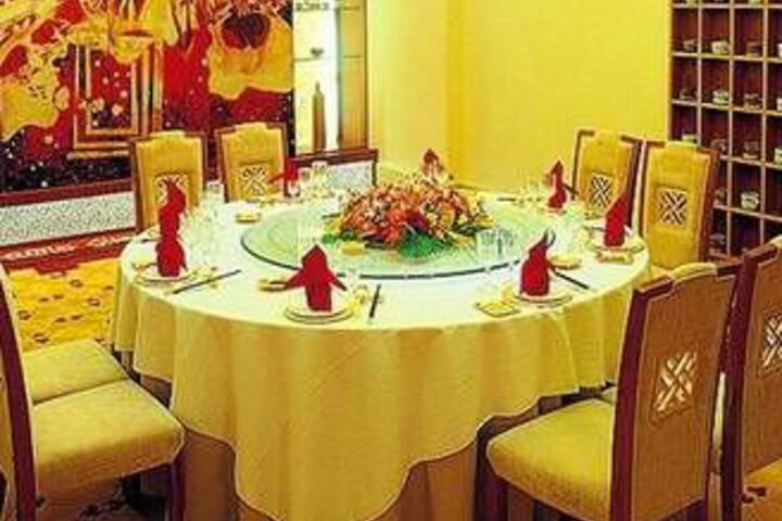 Dining 138 of 143