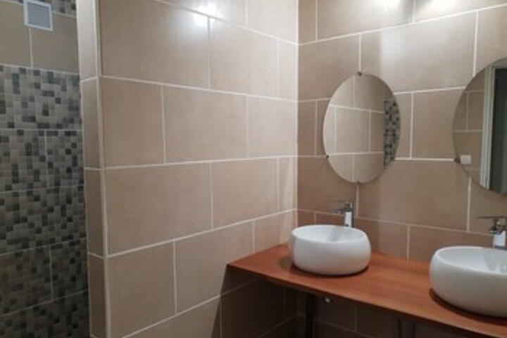 Room 3 of 16