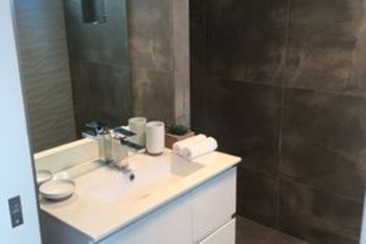 Room 2 of 8
