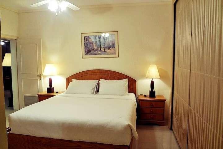 Room 7 of 48
