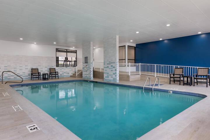 Pools & Facilities