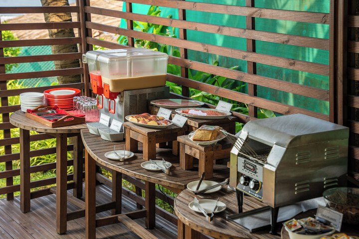 Breakfast/Coffee Service 74 of 90