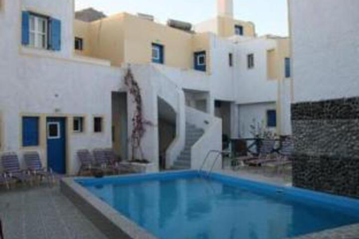 Katerina & Johns Hotel