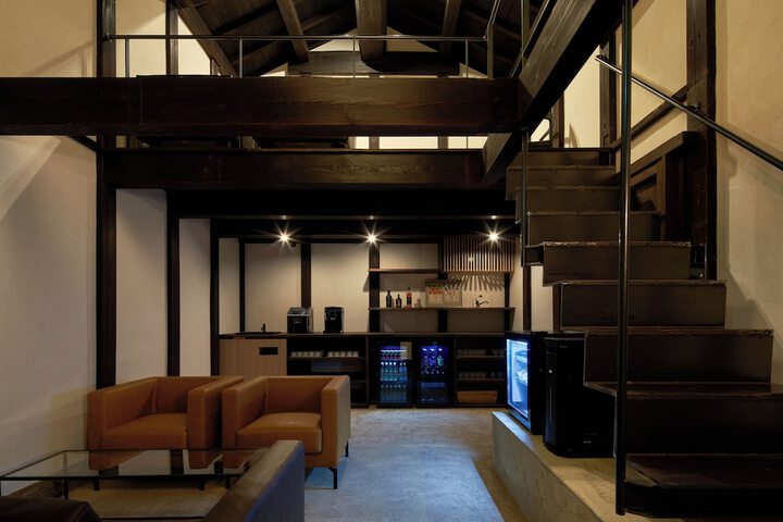 Lounge 18 of 20