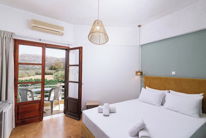 Room 15 of 94
