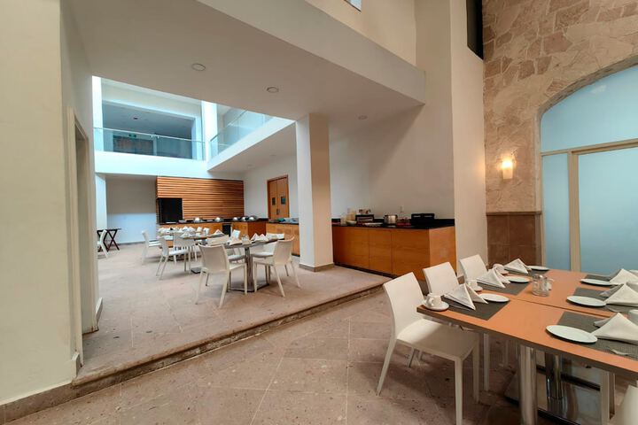 Dining 86 of 166