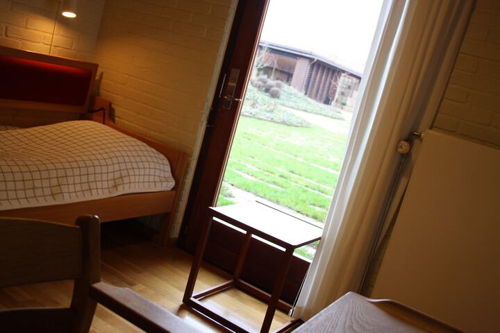 Room 8 of 68