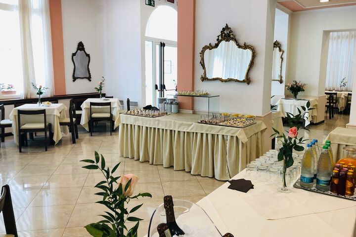 Dining 63 of 73