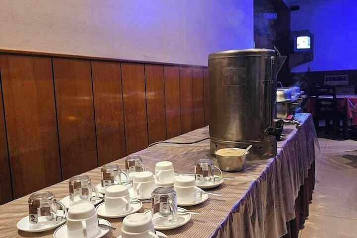 Breakfast/Coffee Service 6 of 22