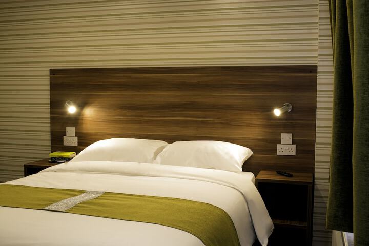 Room 9 of 31