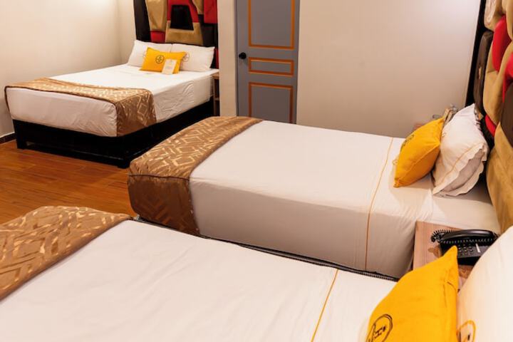 Room 33 of 81