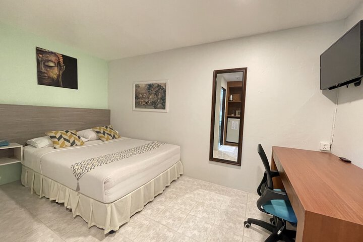 Room 4 of 70