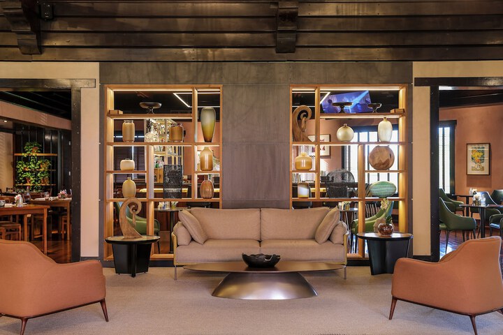 Hotel Interior 7 of 149