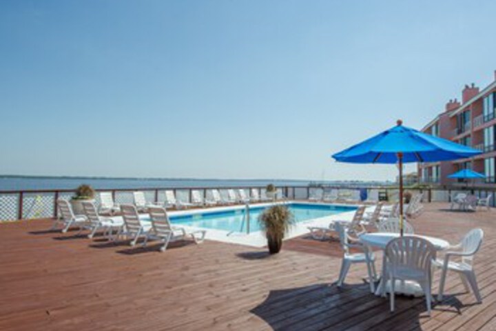 Exterior of Palm Beach Club 2-249