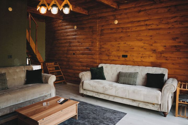 Room 2 of 44