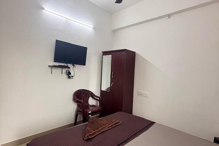 Room 10 of 19