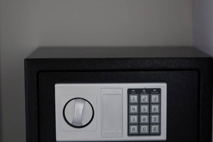 Room 14 of 40