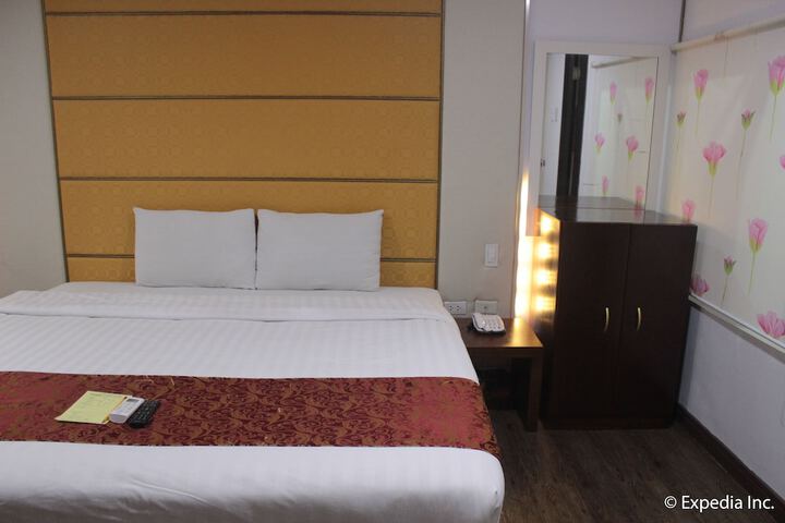 Room 13 of 98