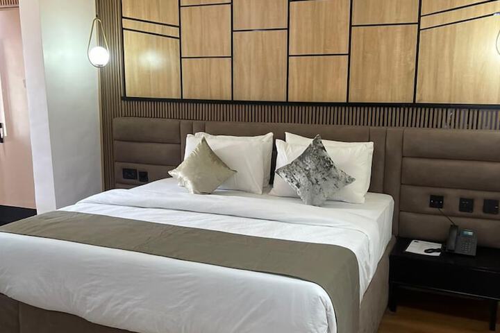 Room 6 of 21