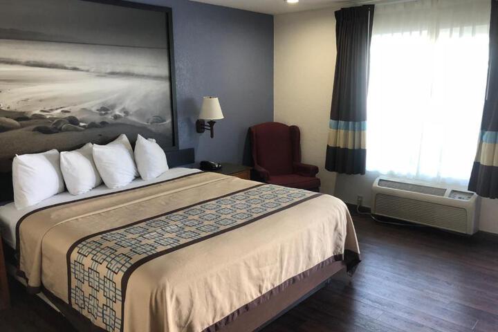 Standard | King Bed (4 of 12)