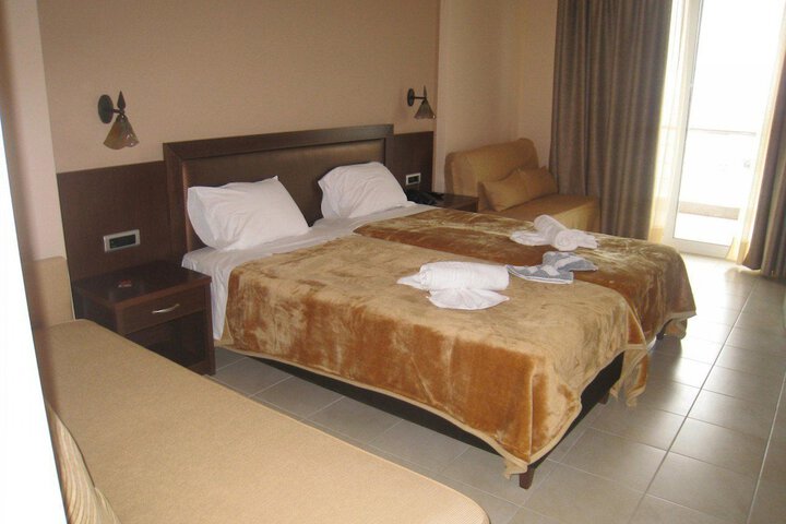 Room 26 of 60