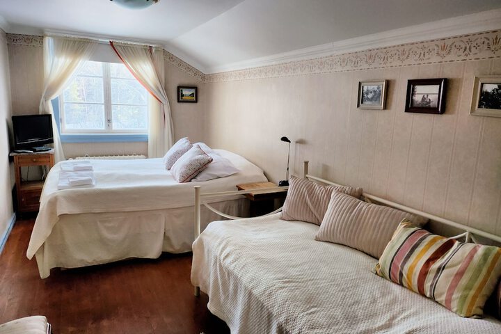 Room 16 of 36