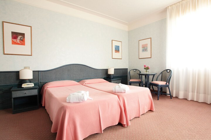 Room 7 of 54