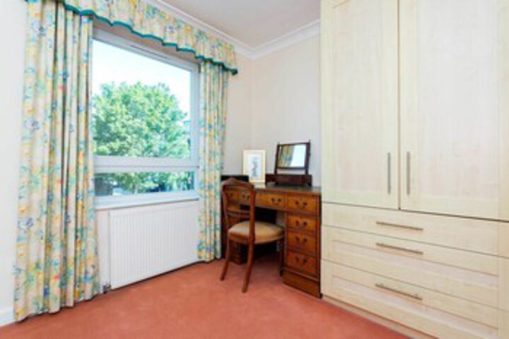Room 11 of 25