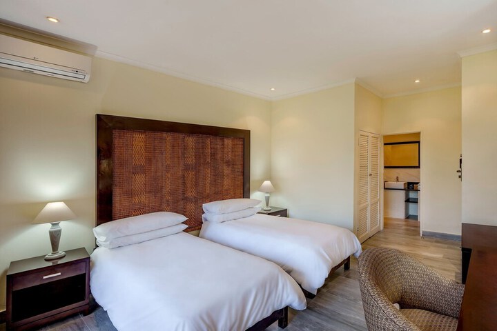 Room 12 of 74