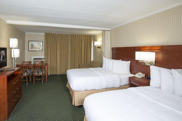 Quadruple with Double Bed (16 of 18)