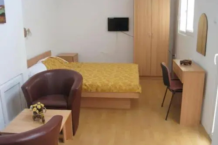 Room 3 of 11