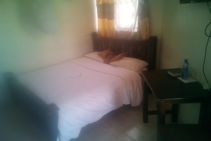 Room 11 of 18