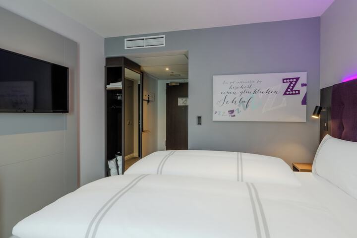 Room 22 of 79