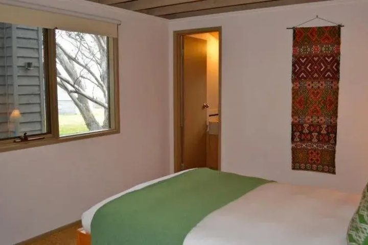 Room 4 of 11
