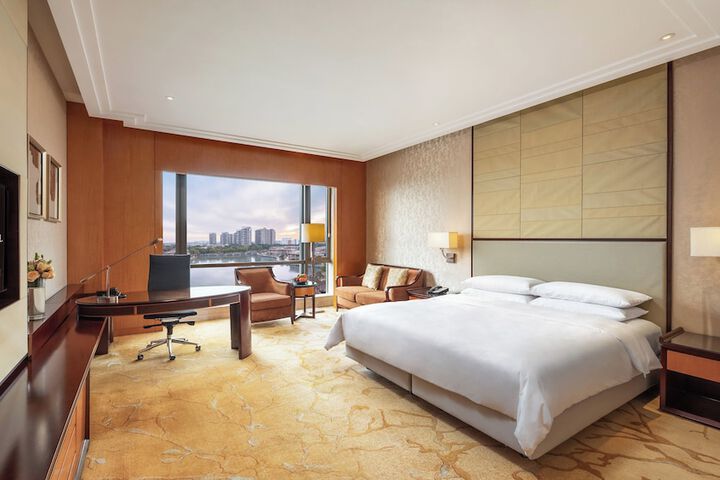 Room 25 of 105
