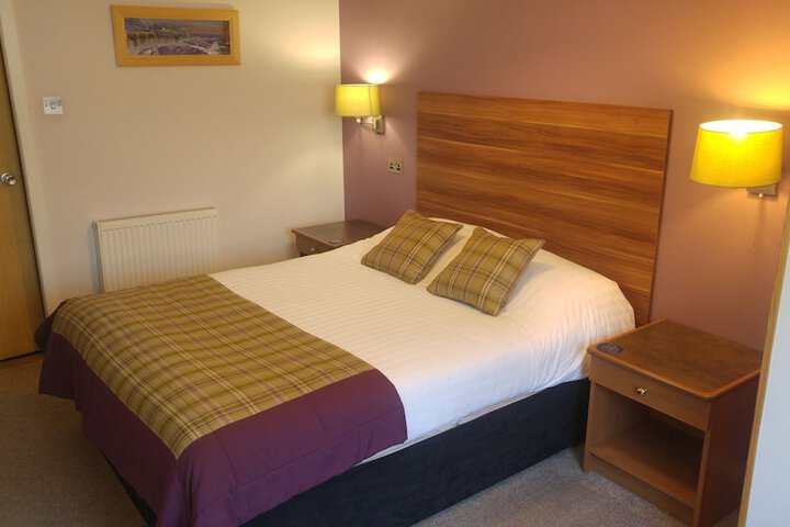 Room 3 of 36