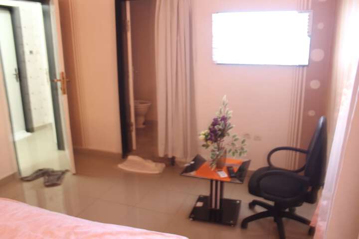 Room 7 of 24