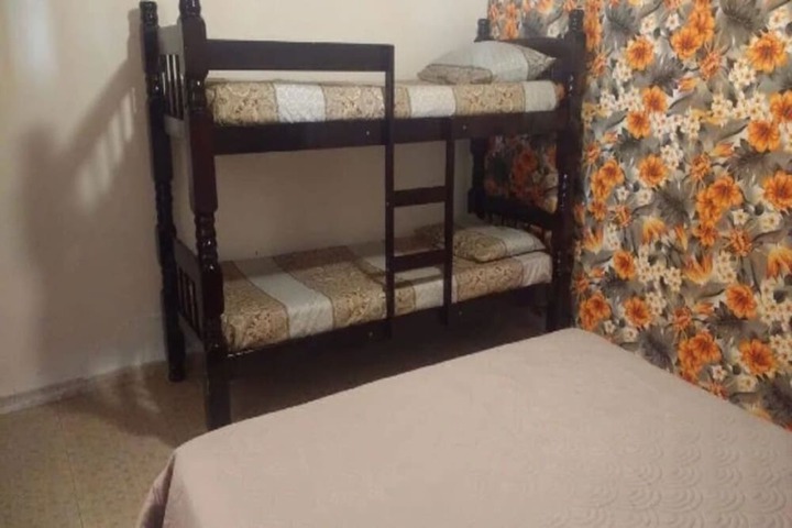 Room 2 of 40