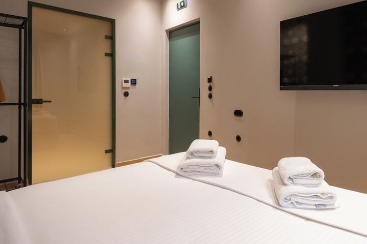 Room 28 of 125