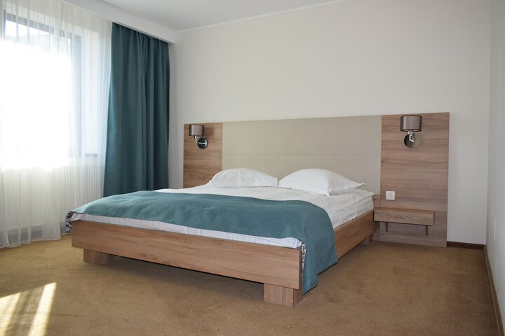 Room 10 of 60